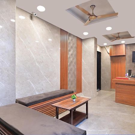 Chowdhry Tourist Lodge - New Delhi Railway Station - 2 Minutes Walk Exterior photo