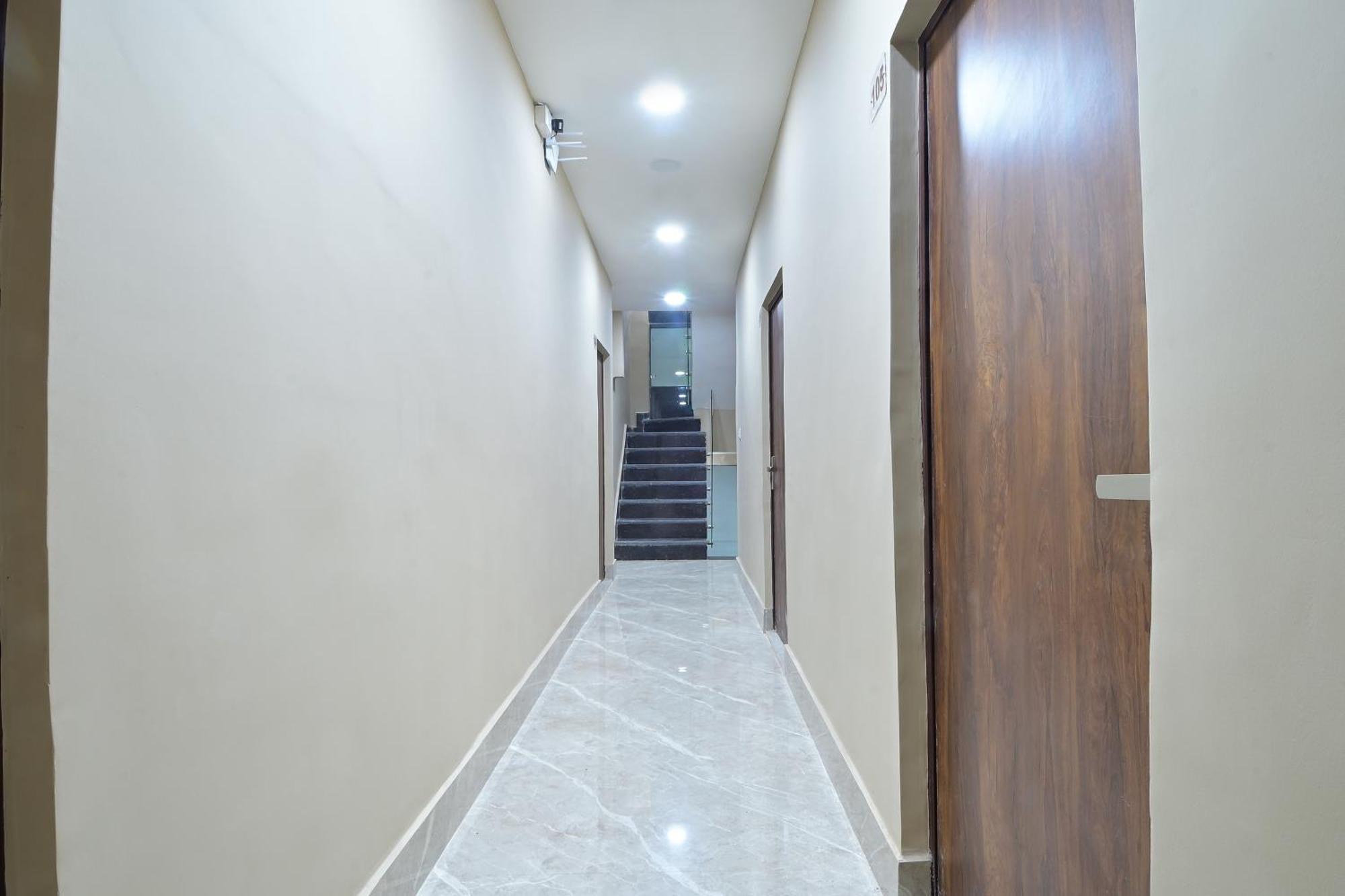 Chowdhry Tourist Lodge - New Delhi Railway Station - 2 Minutes Walk Exterior photo