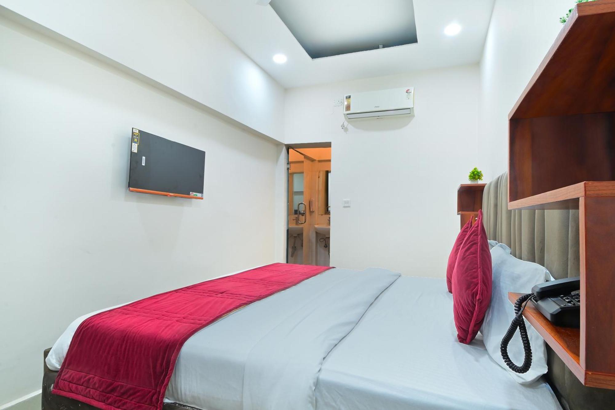 Chowdhry Tourist Lodge - New Delhi Railway Station - 2 Minutes Walk Exterior photo