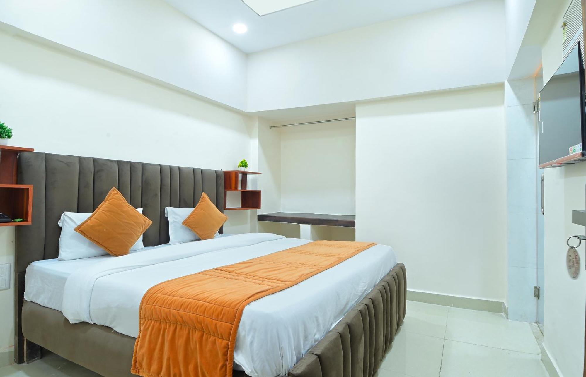 Chowdhry Tourist Lodge - New Delhi Railway Station - 2 Minutes Walk Exterior photo