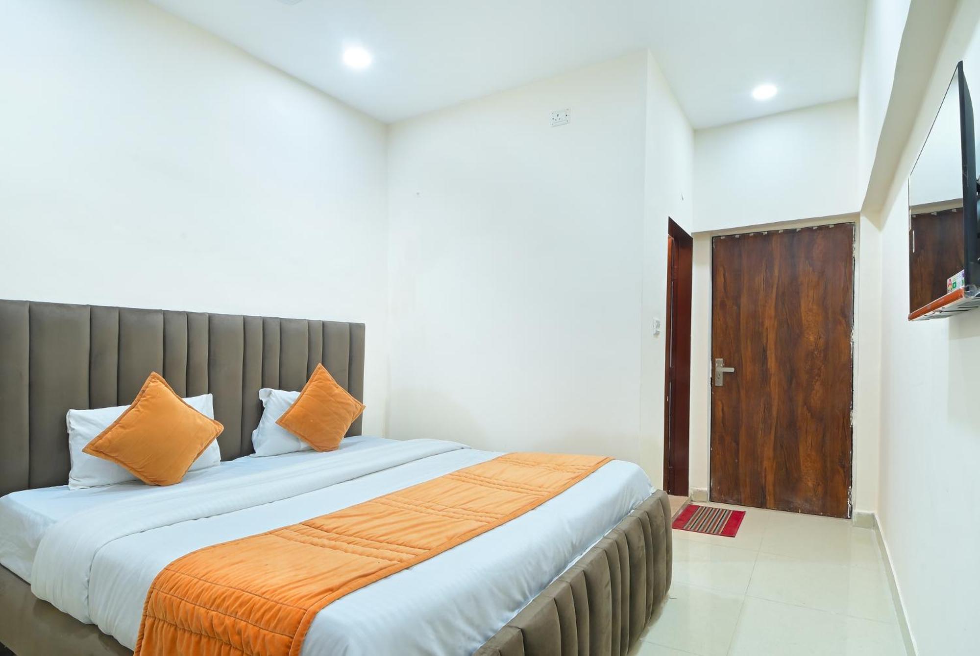 Chowdhry Tourist Lodge - New Delhi Railway Station - 2 Minutes Walk Exterior photo