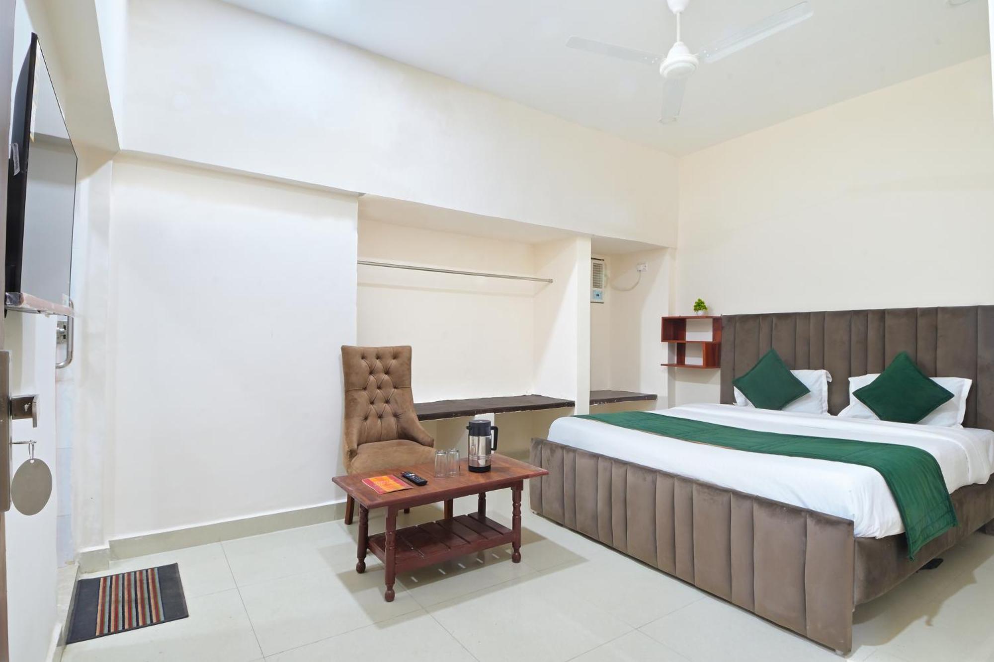 Chowdhry Tourist Lodge - New Delhi Railway Station - 2 Minutes Walk Exterior photo