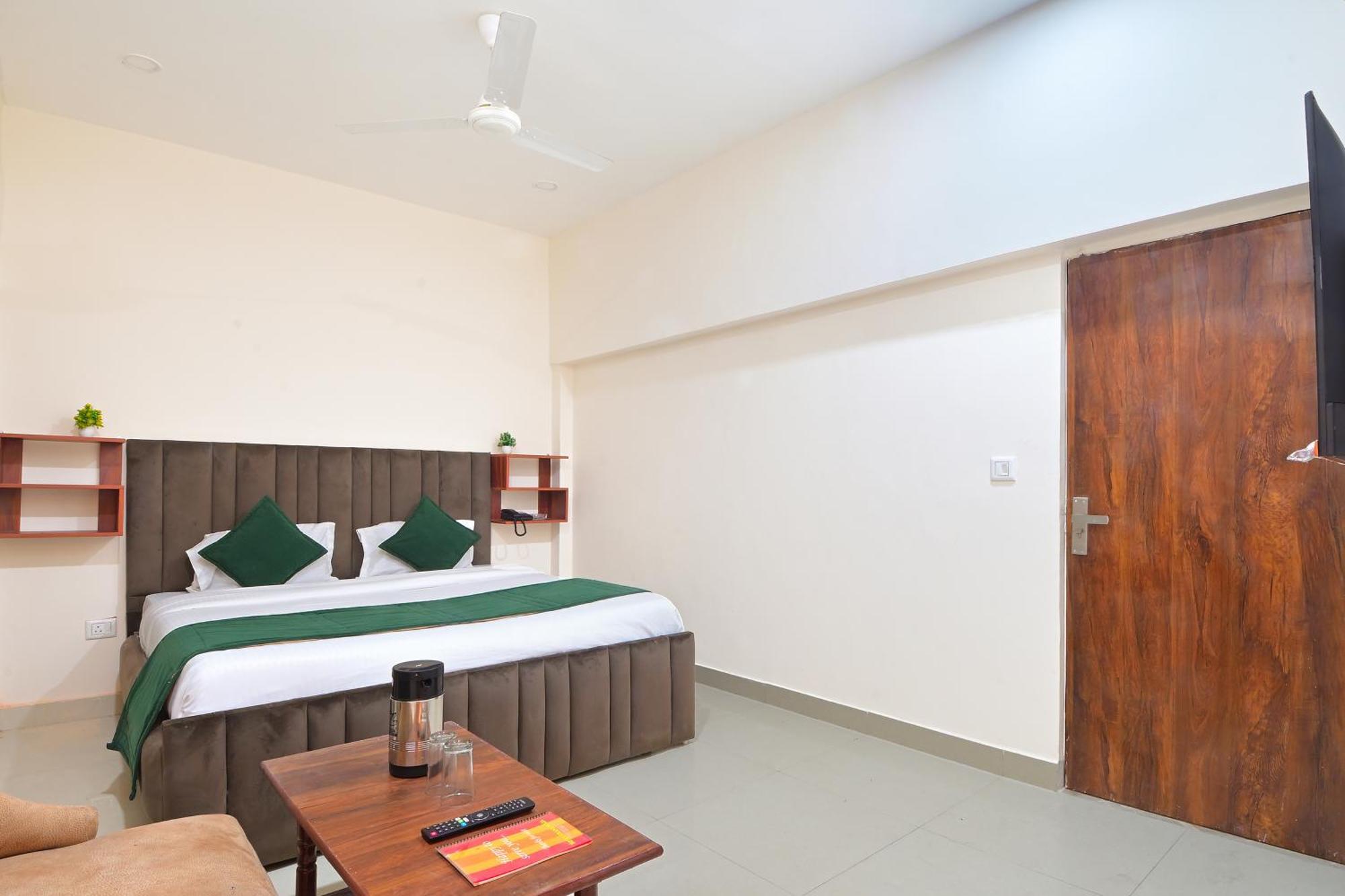 Chowdhry Tourist Lodge - New Delhi Railway Station - 2 Minutes Walk Exterior photo