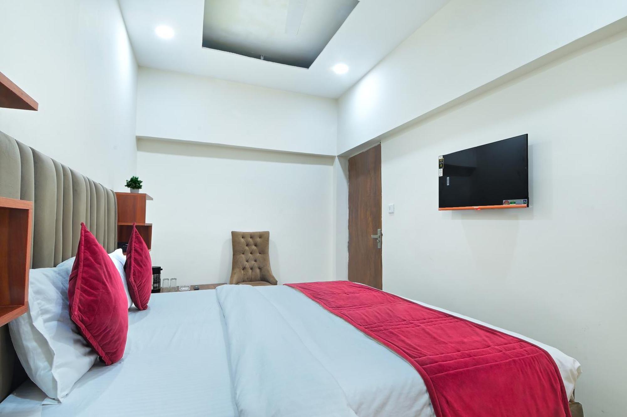 Chowdhry Tourist Lodge - New Delhi Railway Station - 2 Minutes Walk Exterior photo