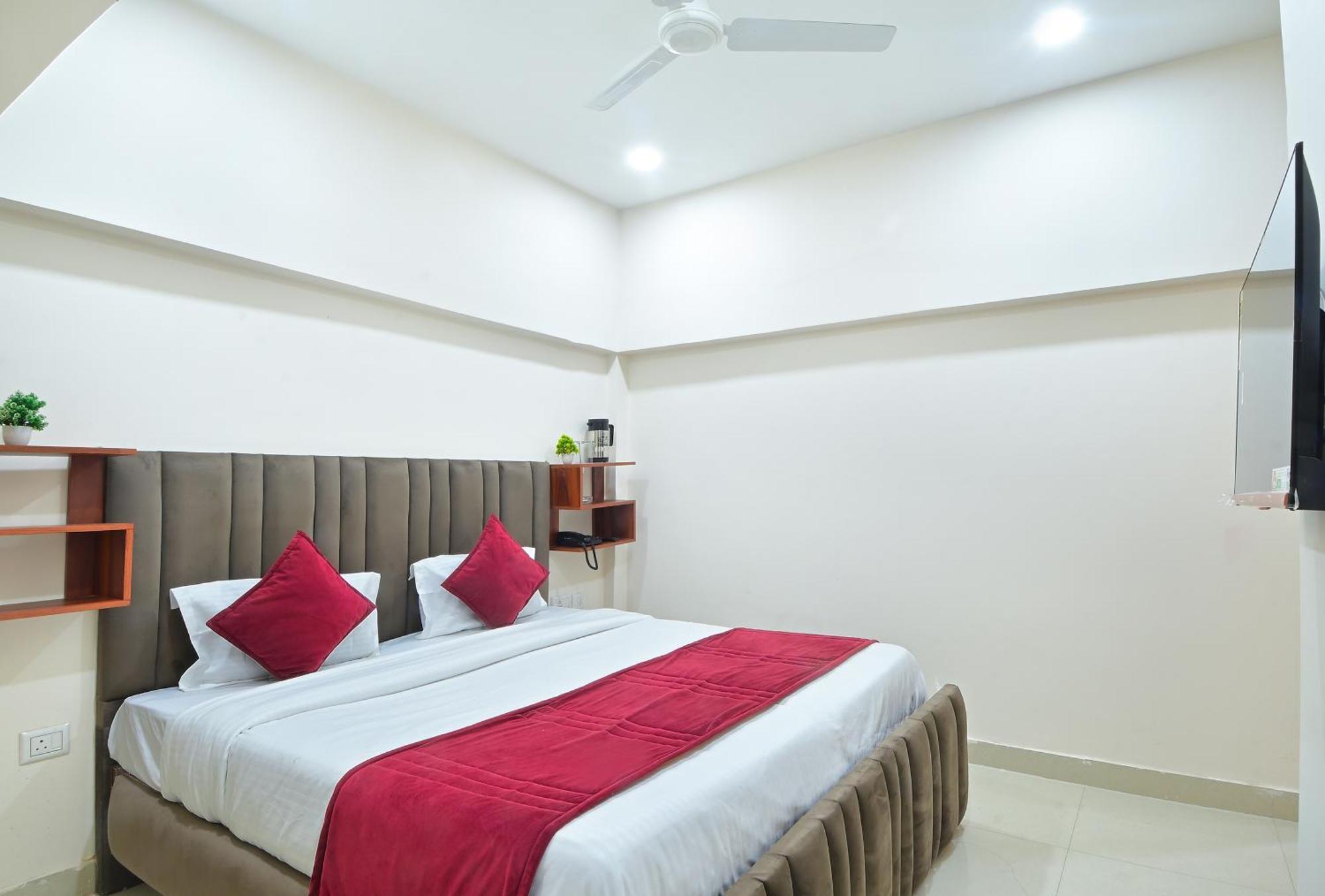 Chowdhry Tourist Lodge - New Delhi Railway Station - 2 Minutes Walk Exterior photo